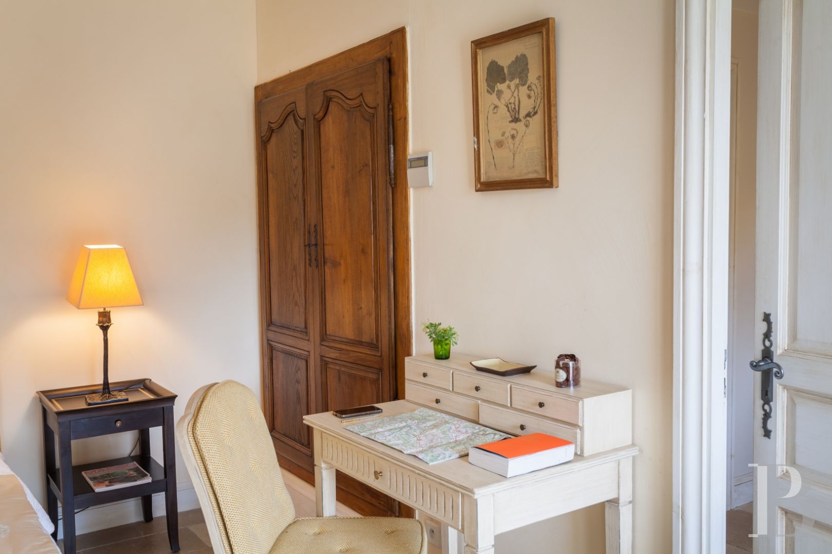 A belvedere chateau overlooking the Dordogne valley  to the north of the Lot department - photo  n°8