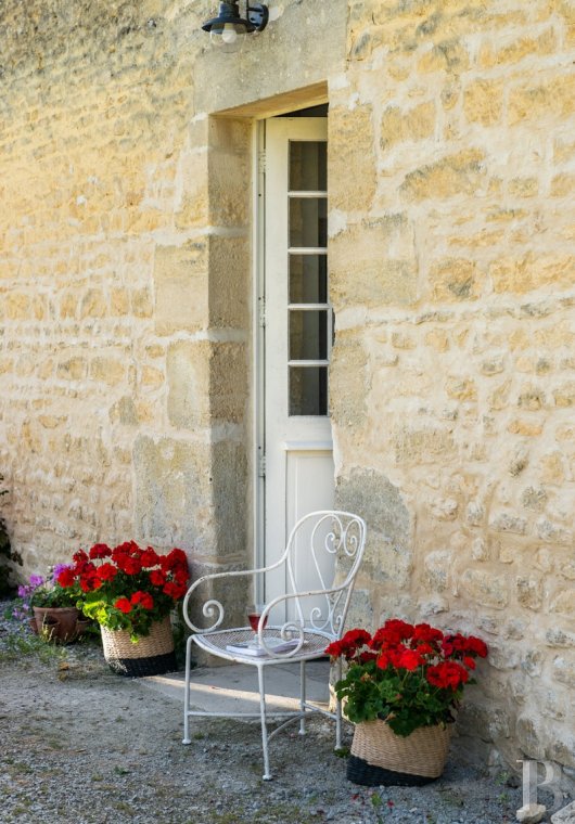 A majestic and classical 18th century chateau and its former grower manager surrounded by its grounds  in the Orne - photo  n°34