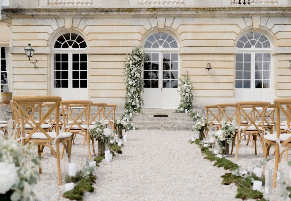 A majestic and classical 18th century chateau and its former grower manager surrounded by its grounds  in the Orne - photo  n°4