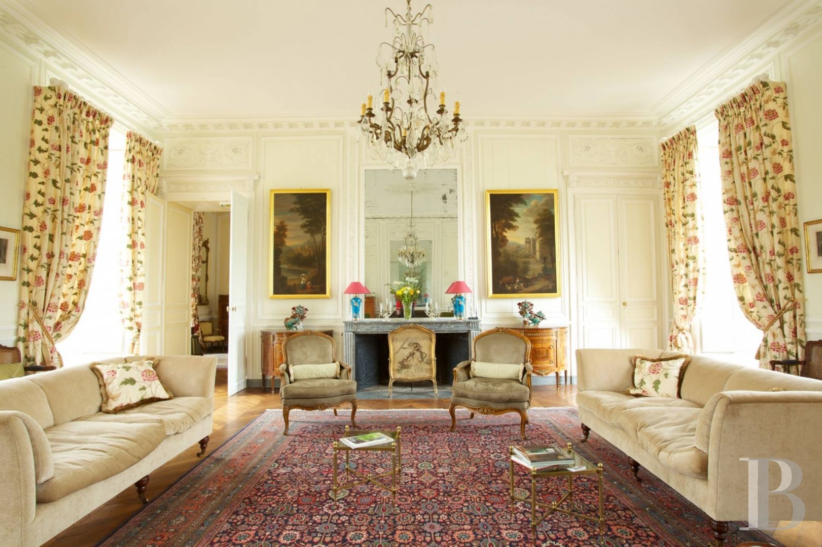 A majestic and classical 18th century chateau and its former grower manager surrounded by its grounds  in the Orne - photo  n°12