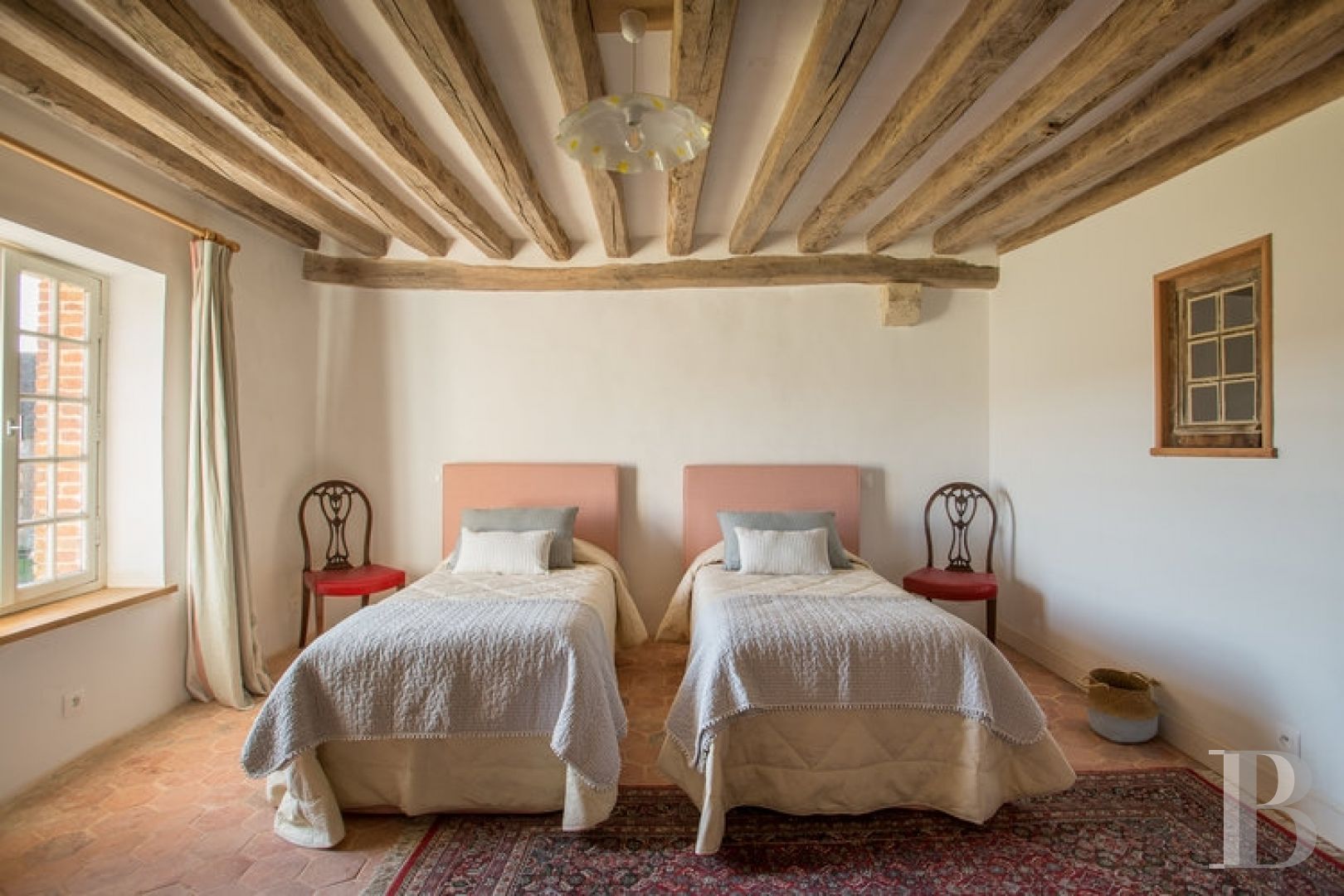 A majestic and classical 18th century chateau and its former grower manager surrounded by its grounds  in the Orne - photo  n°40