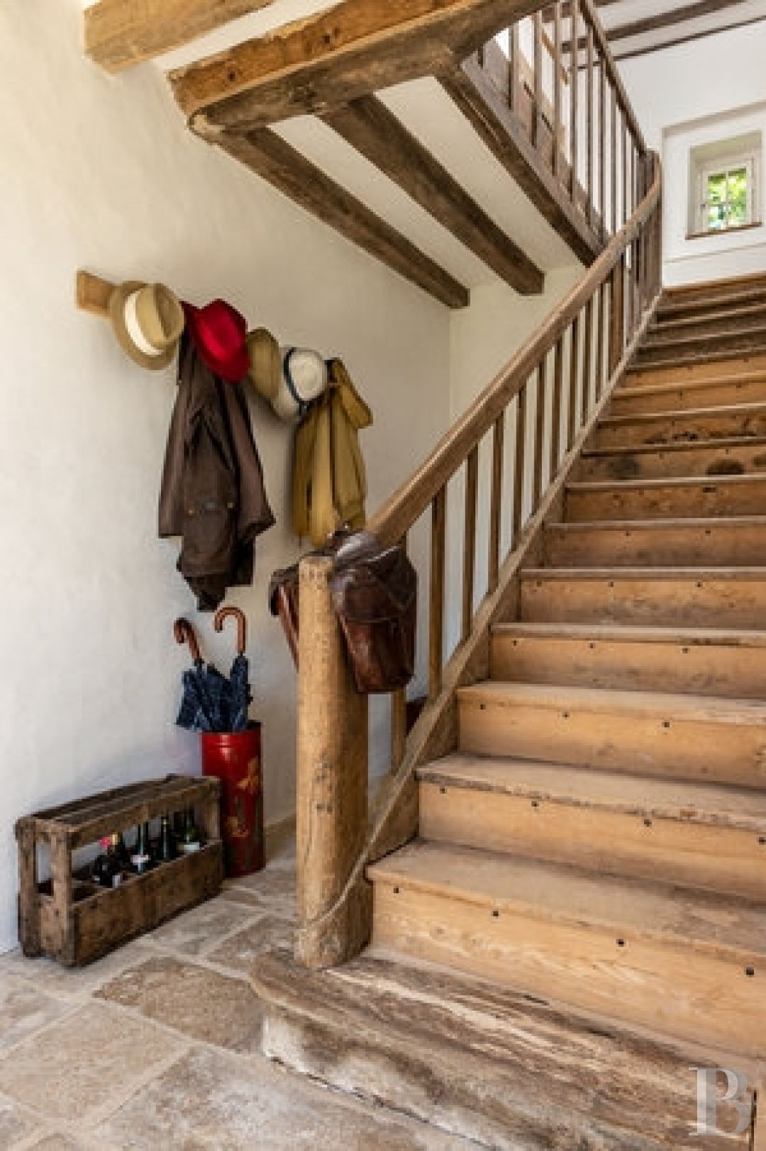A majestic and classical 18th century chateau and its former grower manager surrounded by its grounds  in the Orne - photo  n°37