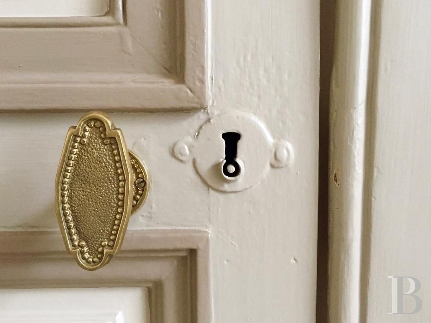 A majestic and classical 18th century chateau and its former grower manager surrounded by its grounds  in the Orne - photo  n°43