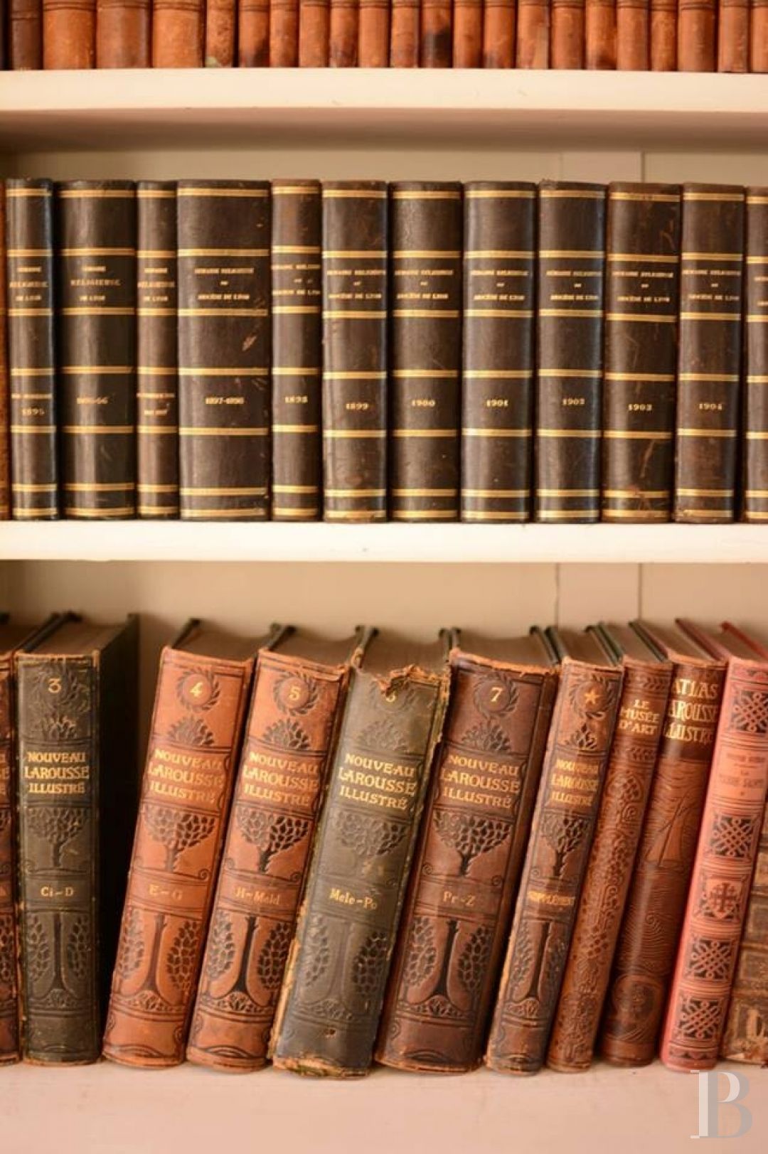 A majestic and classical 18th century chateau and its former grower manager surrounded by its grounds  in the Orne - photo  n°22