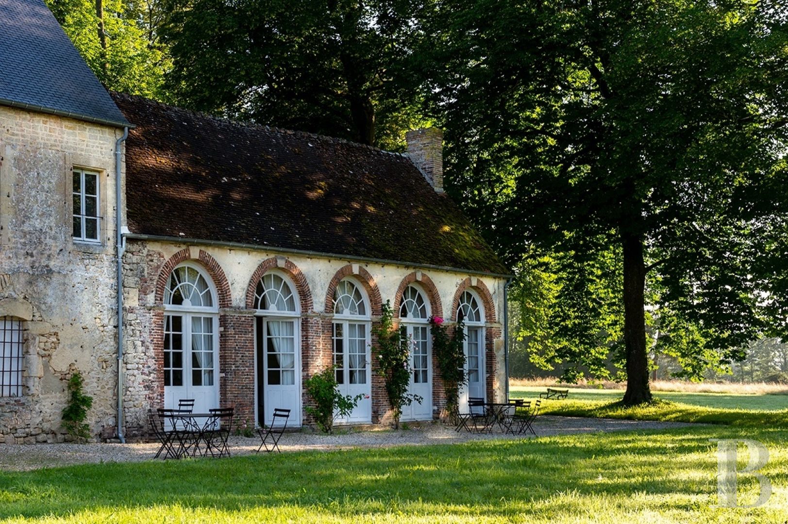 A majestic and classical 18th century chateau and its former grower manager surrounded by its grounds  in the Orne - photo  n°47