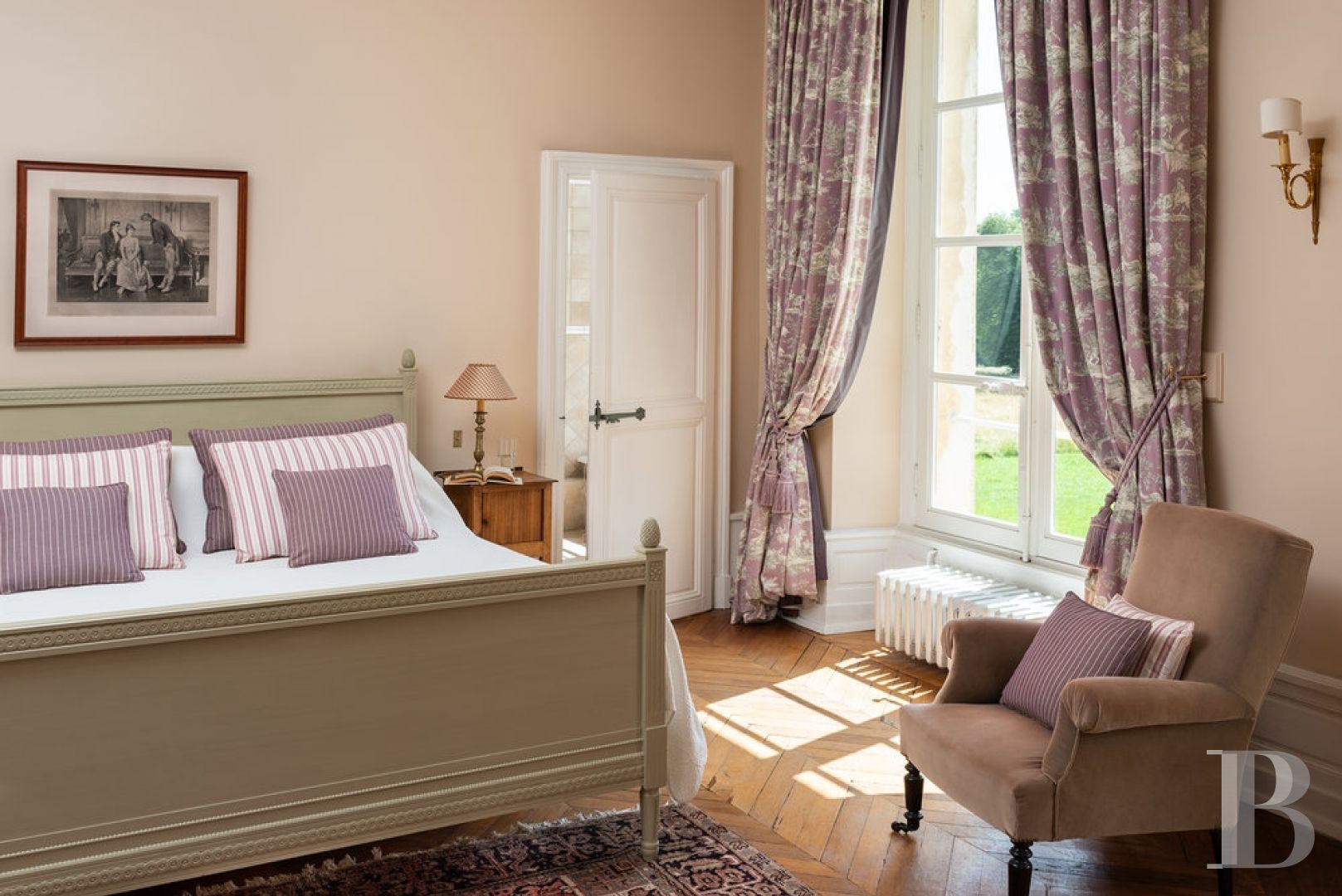 A majestic and classical 18th century chateau and its former grower manager surrounded by its grounds  in the Orne - photo  n°27