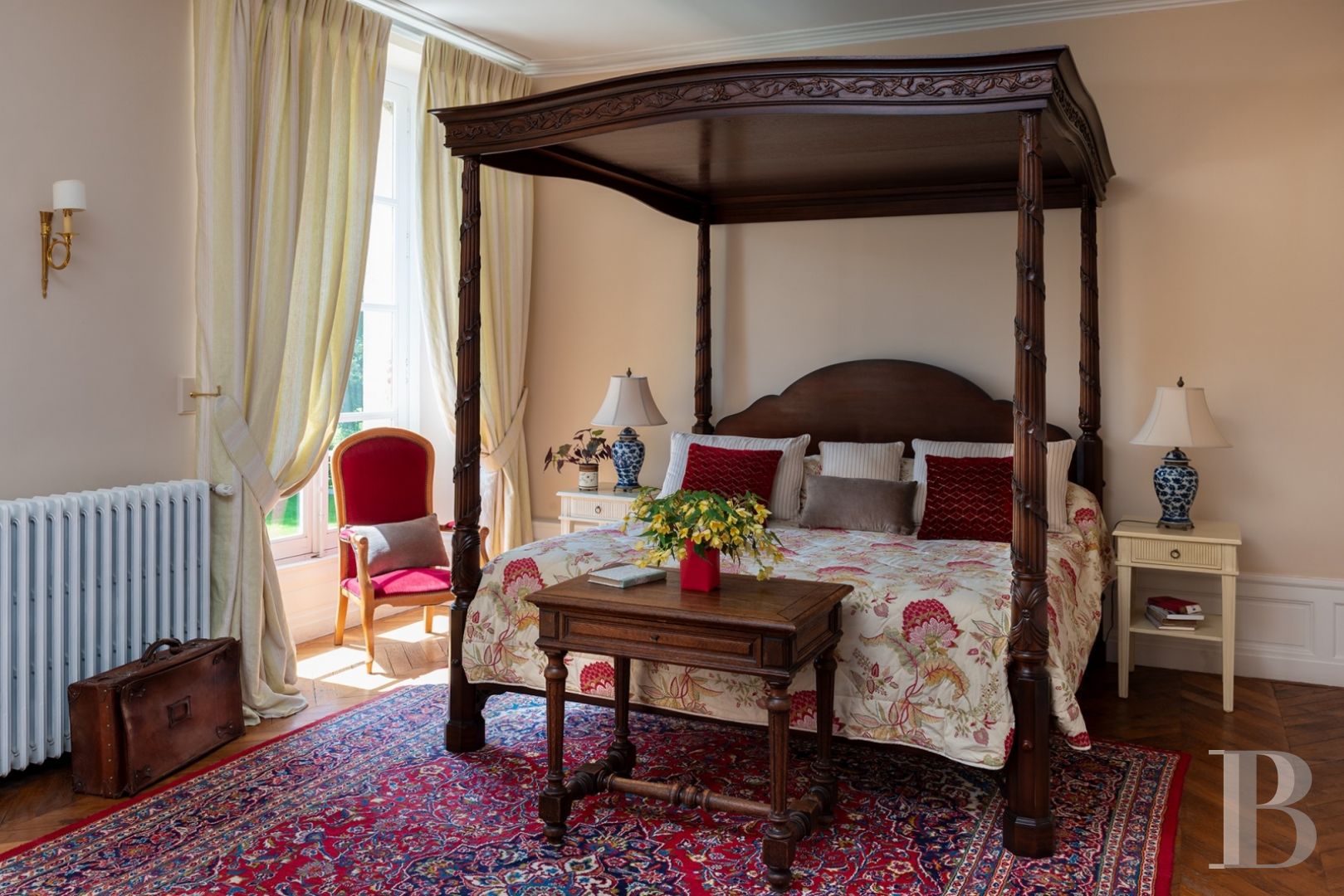 A majestic and classical 18th century chateau and its former grower manager surrounded by its grounds  in the Orne - photo  n°28