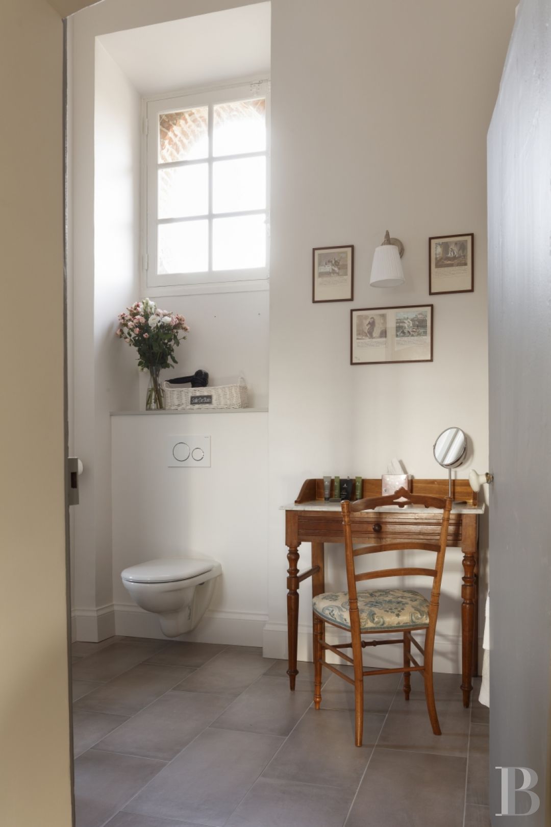 A 17th century chateau's outbuildings transformed into guest suites near to Fontainebleau - photo  n°12