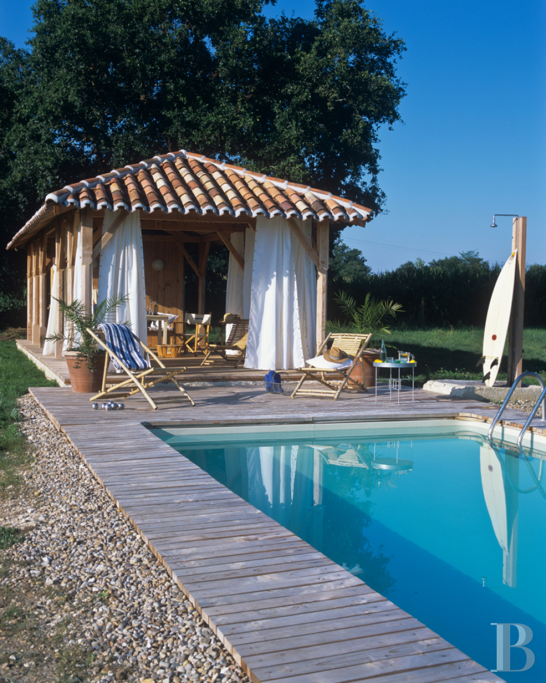 En Dordogne, à l’ouest de Périgueux et en limite de la Charente, une ancienne maison de régisseur du 18e siècle entourée d’un vaste jardin - photo  n°3