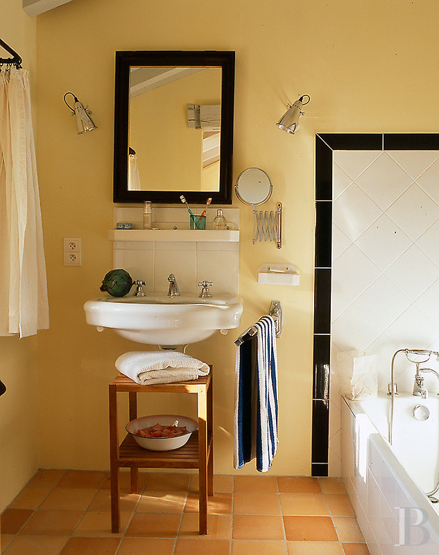 En Dordogne, à l’ouest de Périgueux et en limite de la Charente, une ancienne maison de régisseur du 18e siècle entourée d’un vaste jardin - photo  n°10