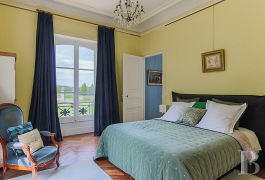 A colourful yet classic 18th century chateau in Calvados, to the south-east of Caen - photo  n°24