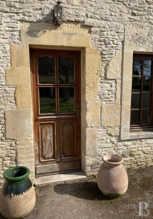 Dans le Calvados, au sud-est de Caen,  un château classique du 18e siècle tout en couleurs - photo  n°27