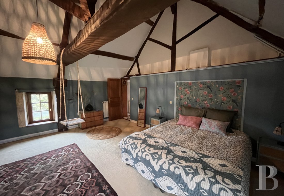 Dans le Calvados, au sud-est de Caen,  un château classique du 18e siècle tout en couleurs - photo  n°29