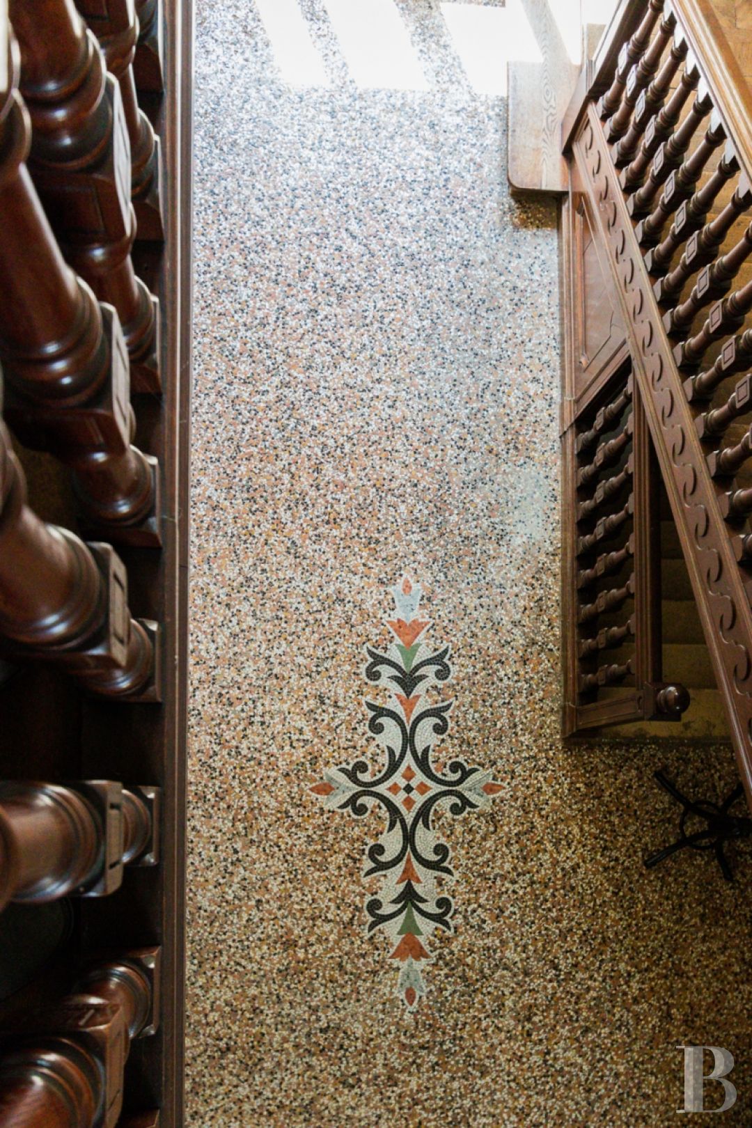 Dans le Calvados, au sud-est de Caen,  un château classique du 18e siècle tout en couleurs - photo  n°13