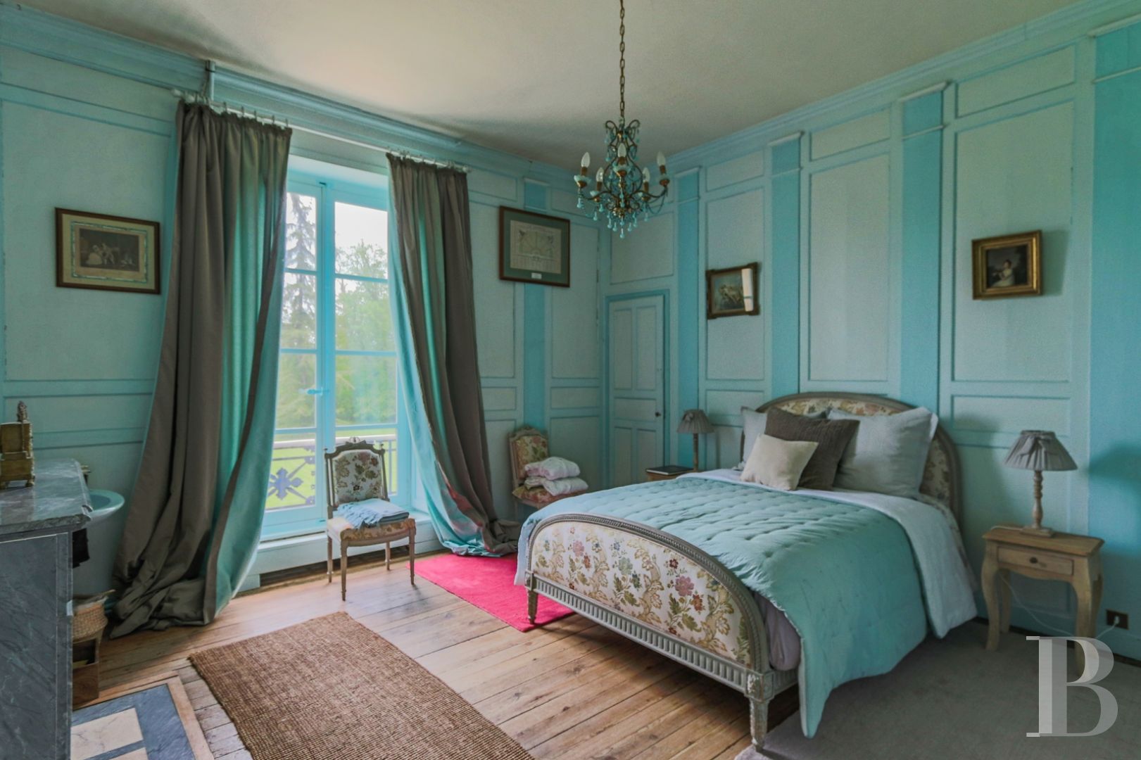 Dans le Calvados, au sud-est de Caen,  un château classique du 18e siècle tout en couleurs - photo  n°22