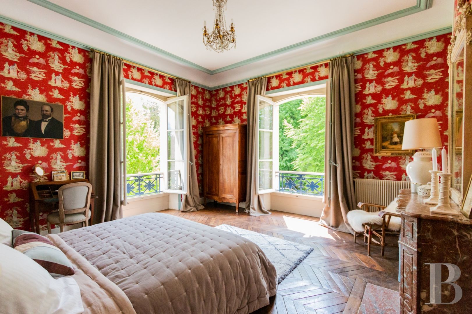 Dans le Calvados, au sud-est de Caen,  un château classique du 18e siècle tout en couleurs - photo  n°16