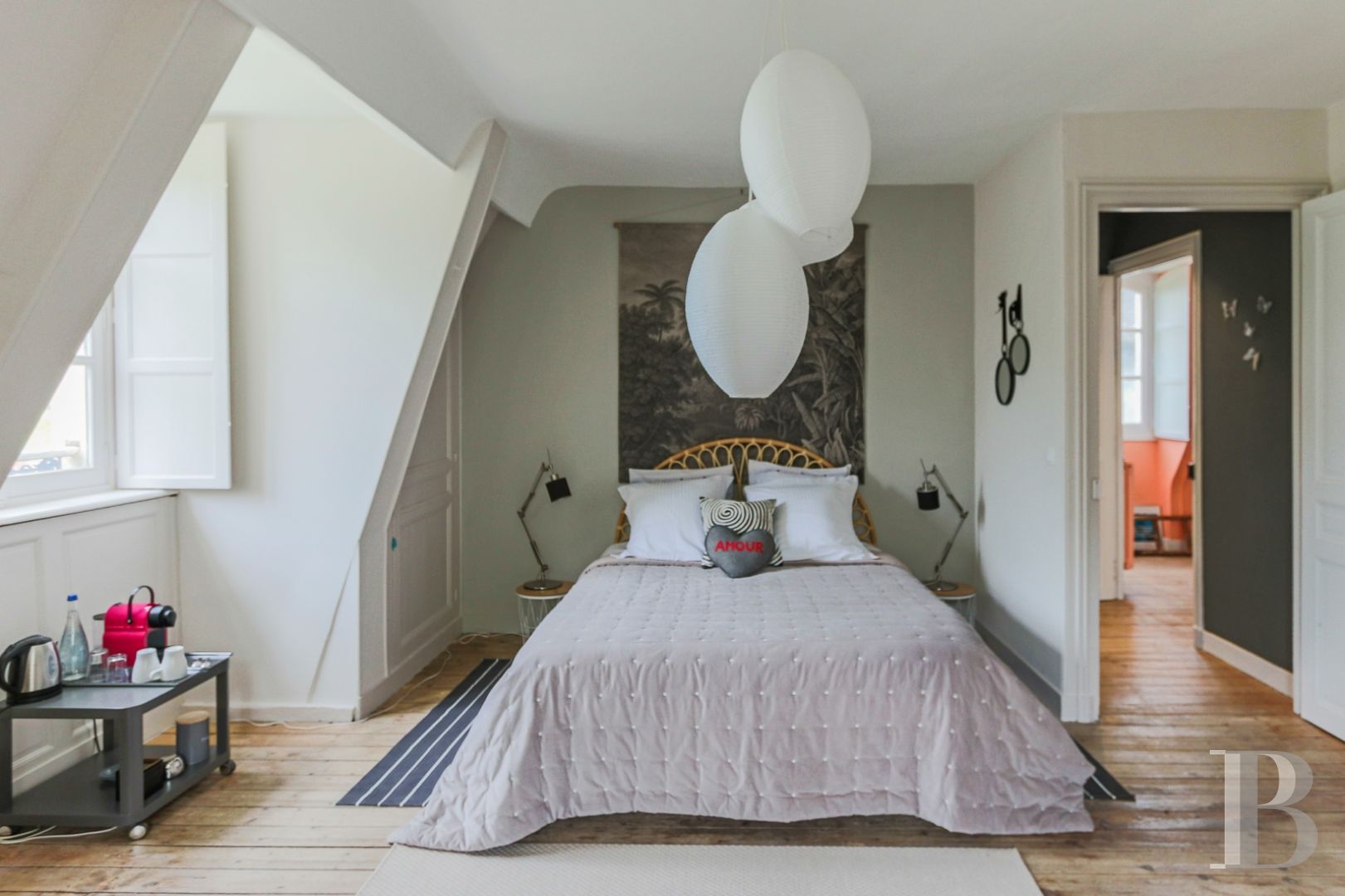 Dans le Calvados, au sud-est de Caen,  un château classique du 18e siècle tout en couleurs - photo  n°29