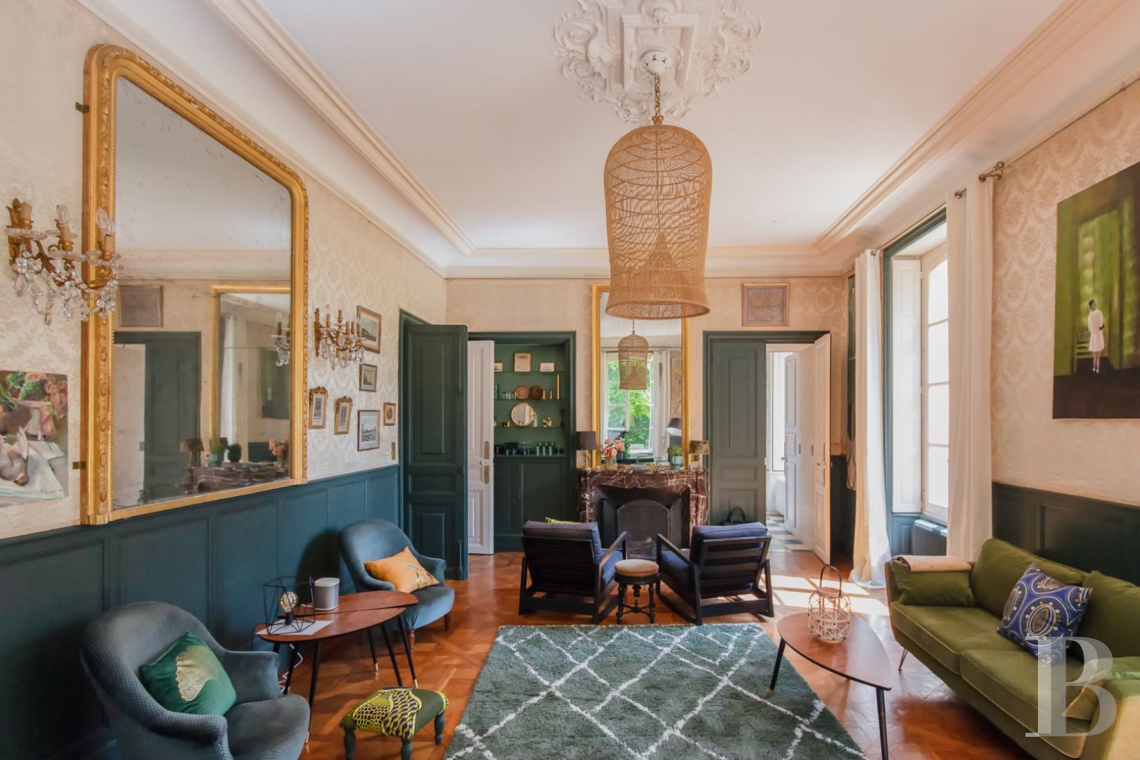 Dans le Calvados, au sud-est de Caen,  un château classique du 18e siècle tout en couleurs - photo  n°6