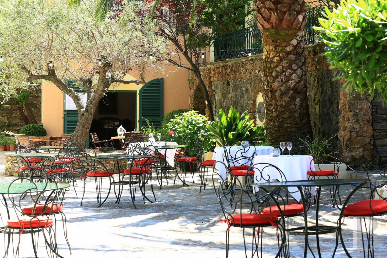 A former 'American House' transformed into a small hotel  in Erbalunga, to the north of Bastia - photo  n°11