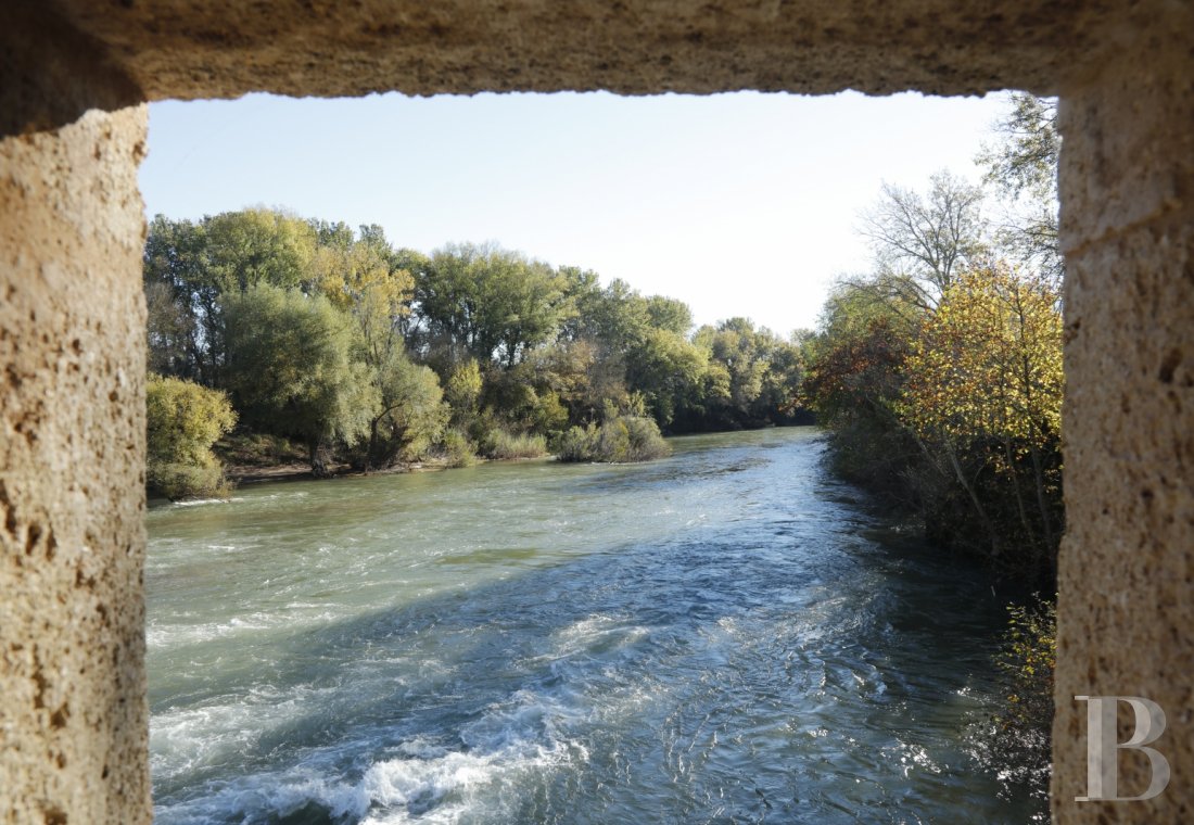 A former fortified mill transformed into a family home  on the banks of the Hérault, between Montpellier and Béziers - photo  n°25