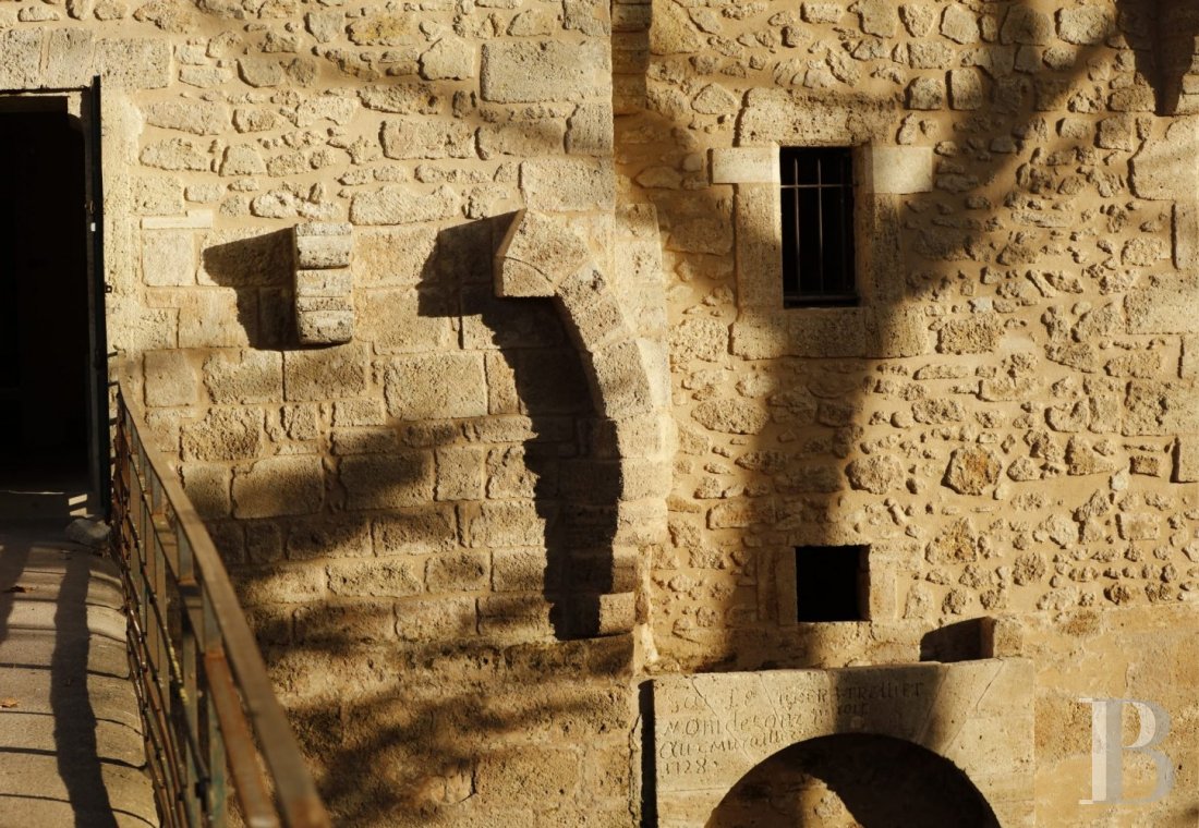 A former fortified mill transformed into a family home  on the banks of the Hérault, between Montpellier and Béziers - photo  n°5