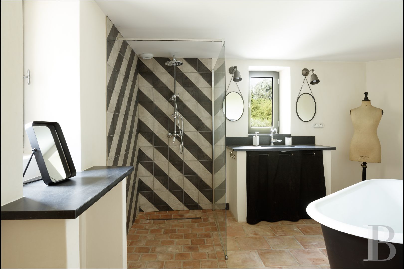 A former fortified mill transformed into a family home  on the banks of the Hérault, between Montpellier and Béziers - photo  n°18