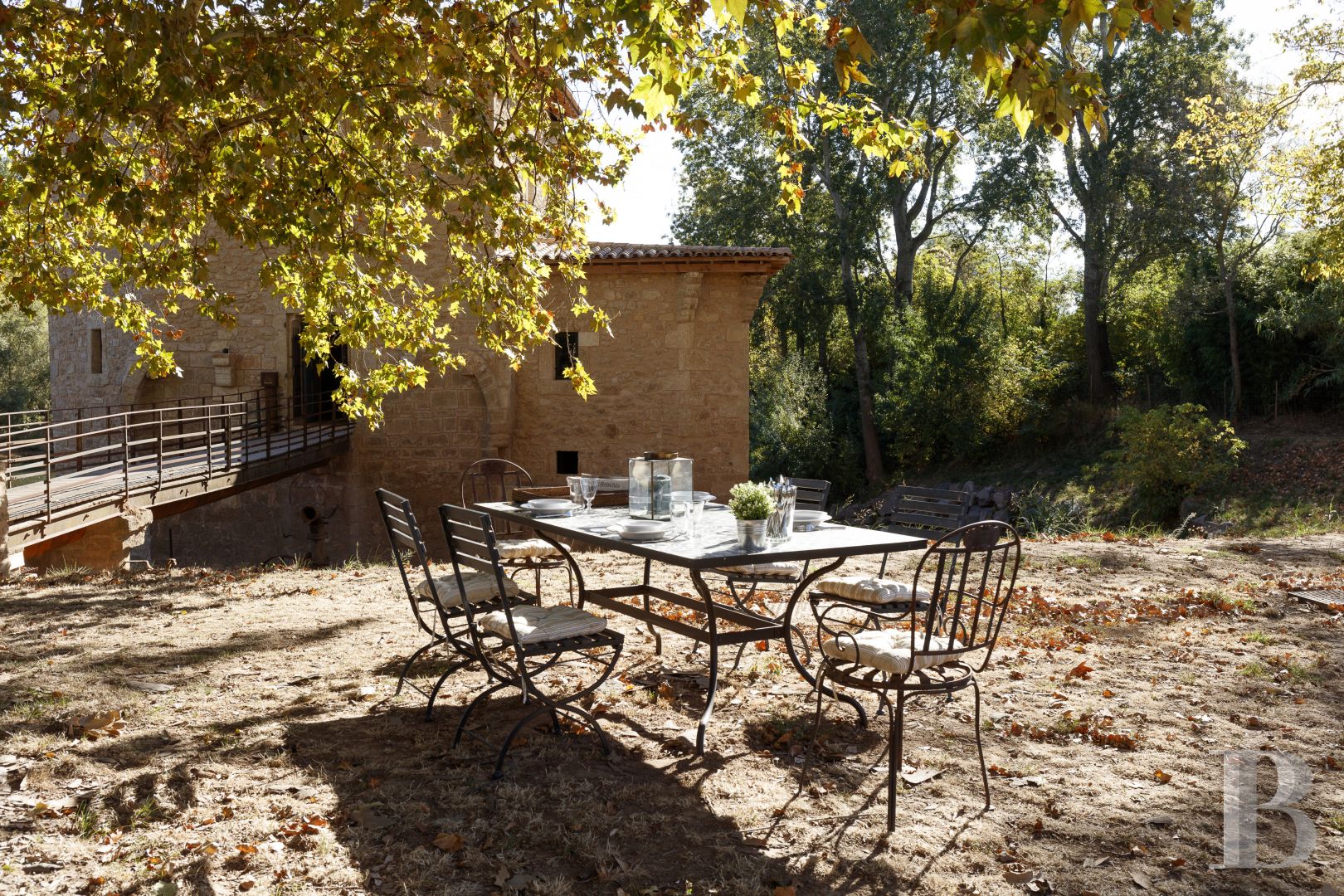 A former fortified mill transformed into a family home  on the banks of the Hérault, between Montpellier and Béziers - photo  n°24