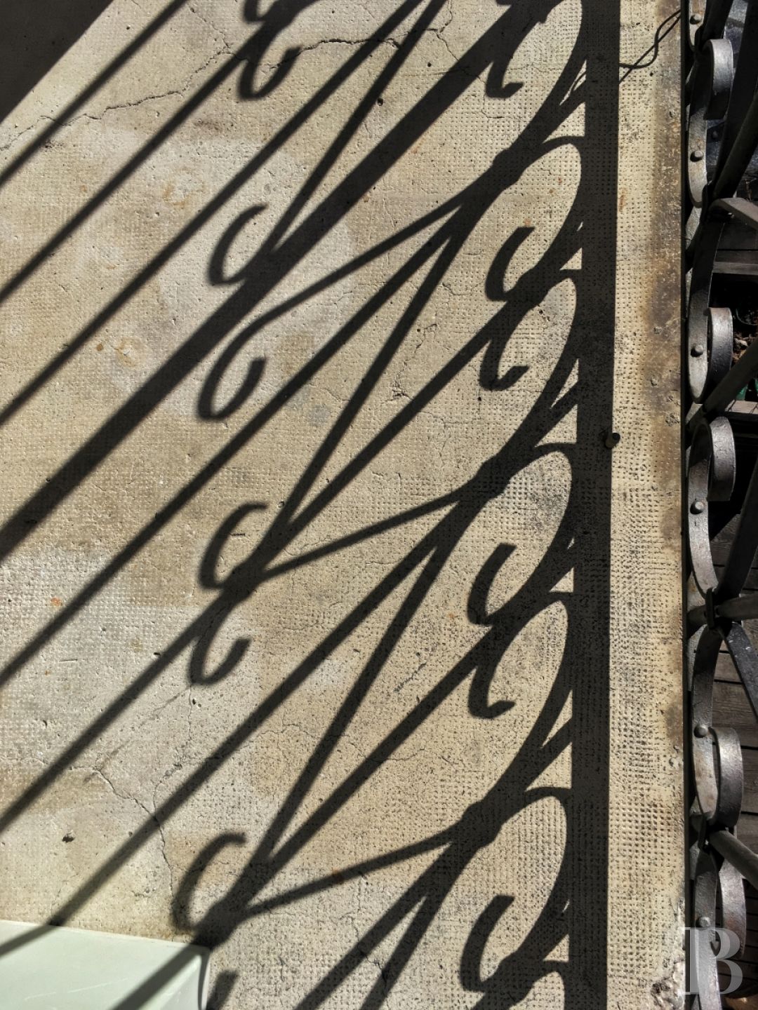 A former priory bathed in sunlight and surrounded by snowy mountain tops,  to the south of Briançon in the Hautes-Alpes - photo  n°13