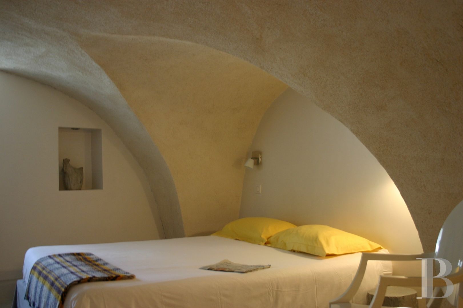 A former priory bathed in sunlight and surrounded by snowy mountain tops,  to the south of Briançon in the Hautes-Alpes - photo  n°19