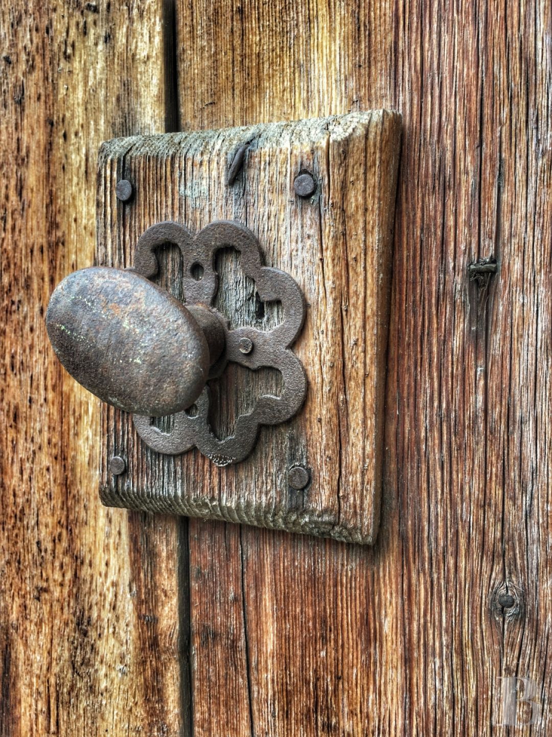 A former priory bathed in sunlight and surrounded by snowy mountain tops,  to the south of Briançon in the Hautes-Alpes - photo  n°8