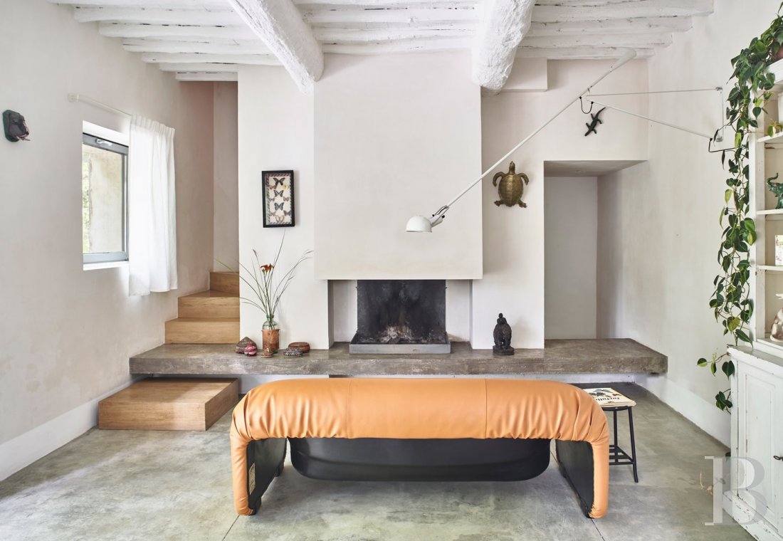 En Toscane, au nord de Sienne,  une ancienne ferme inspirée par le design et transformée en gîtes  - photo  n°37