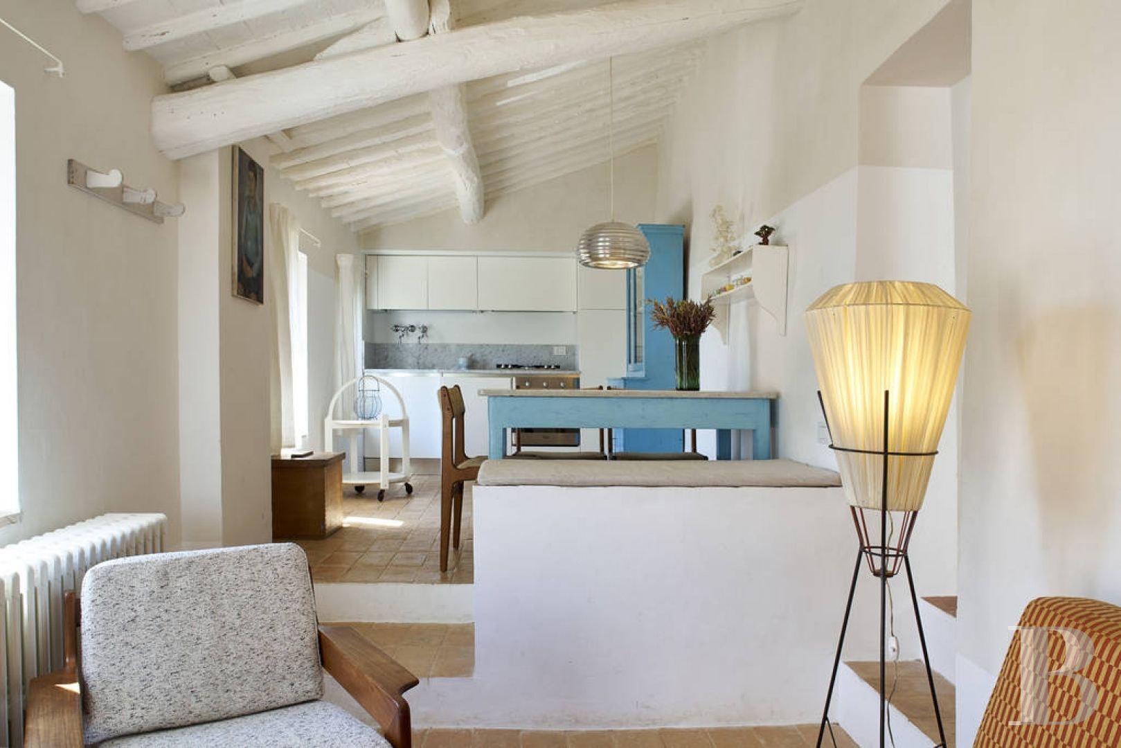 En Toscane, au nord de Sienne,  une ancienne ferme inspirée par le design et transformée en gîtes  - photo  n°31