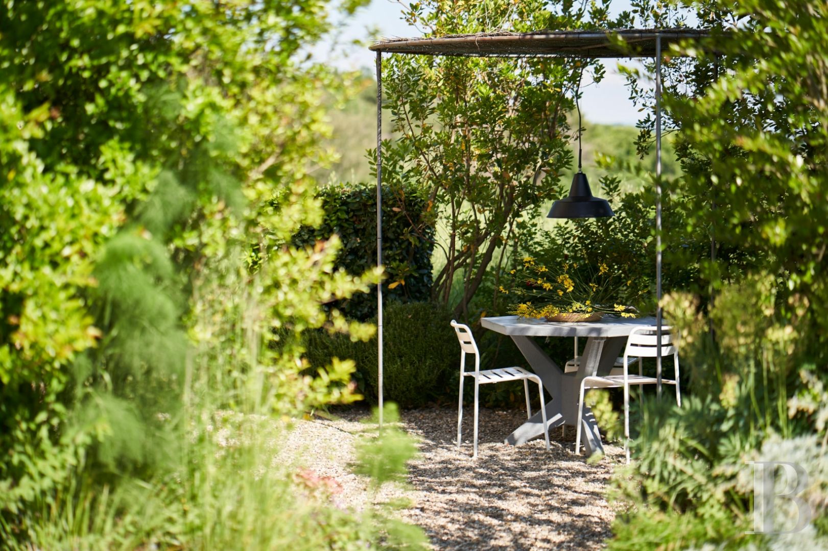 En Toscane, au nord de Sienne,  une ancienne ferme inspirée par le design et transformée en gîtes  - photo  n°12