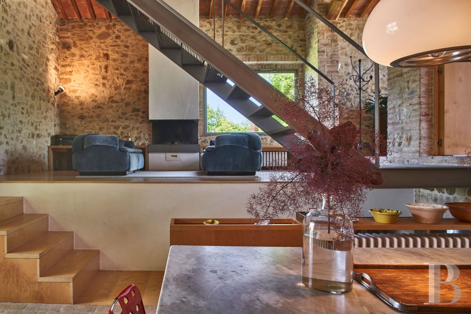 En Toscane, au nord de Sienne,  une ancienne ferme inspirée par le design et transformée en gîtes  - photo  n°14