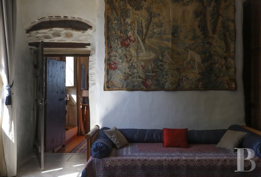 In Minervois, a former 12th century fortress transformed into a comfortable home - photo  n°30