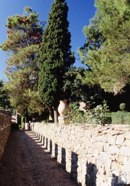 In Minervois, a former 12th century fortress transformed into a comfortable home - photo  n°10