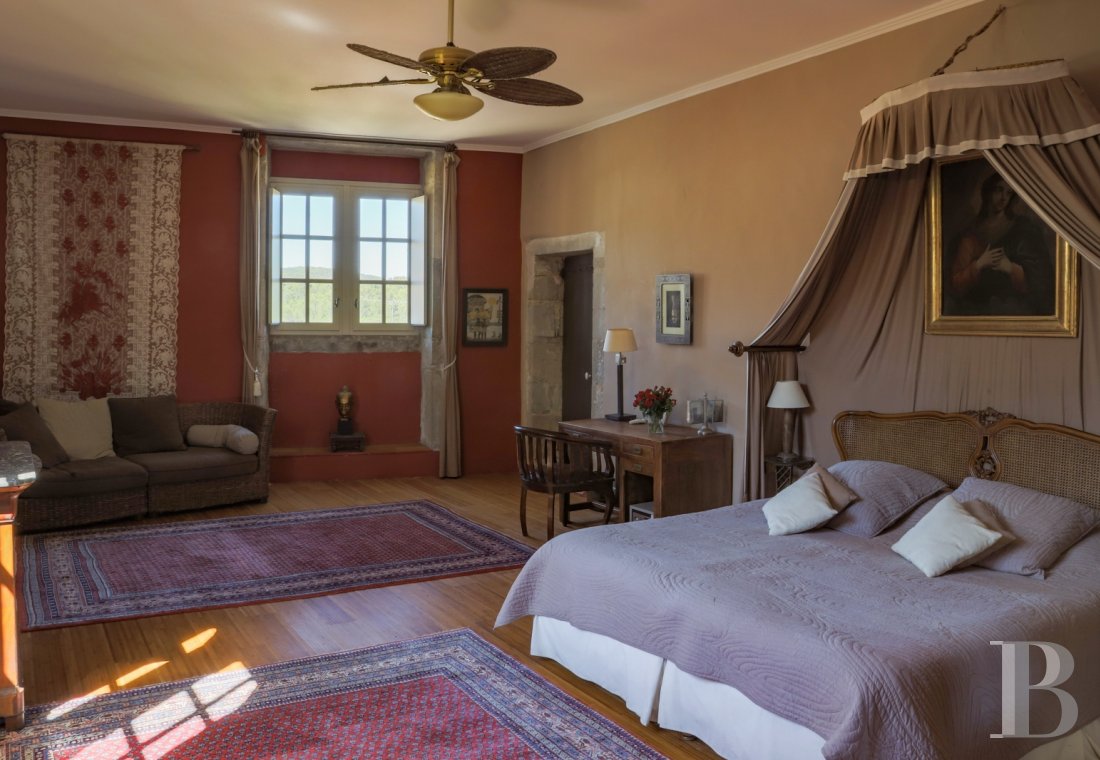 In Minervois, a former 12th century fortress transformed into a comfortable home - photo  n°46