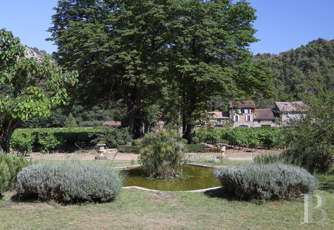 In Minervois, a former 12th century fortress transformed into a comfortable home - photo  n°14