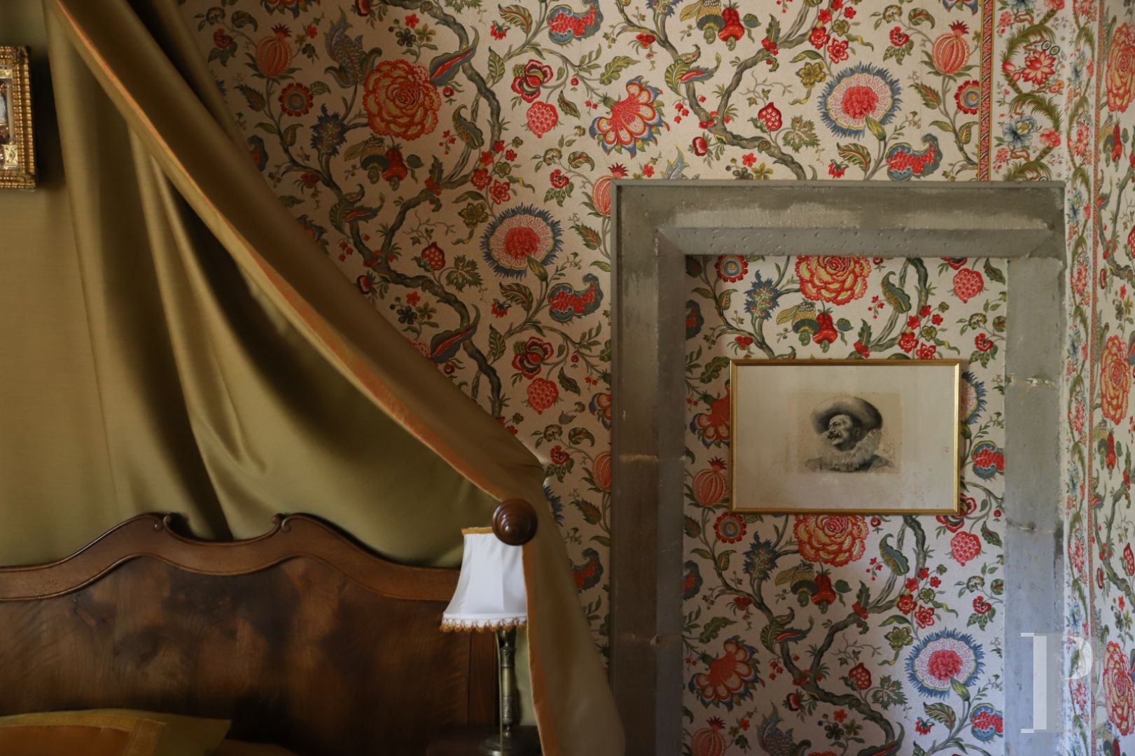 In Minervois, a former 12th century fortress transformed into a comfortable home - photo  n°31