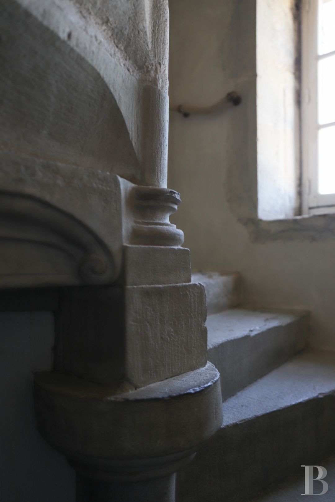 In Minervois, a former 12th century fortress transformed into a comfortable home - photo  n°27