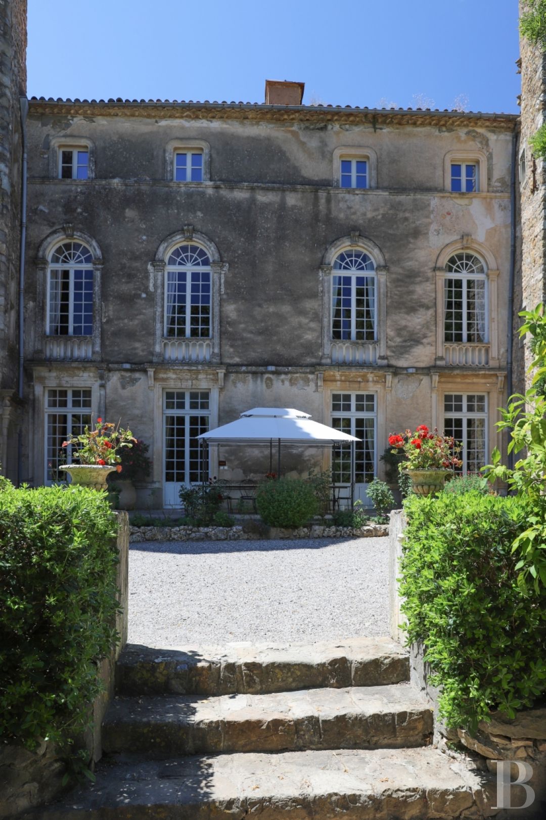 In Minervois, a former 12th century fortress transformed into a comfortable home - photo  n°12