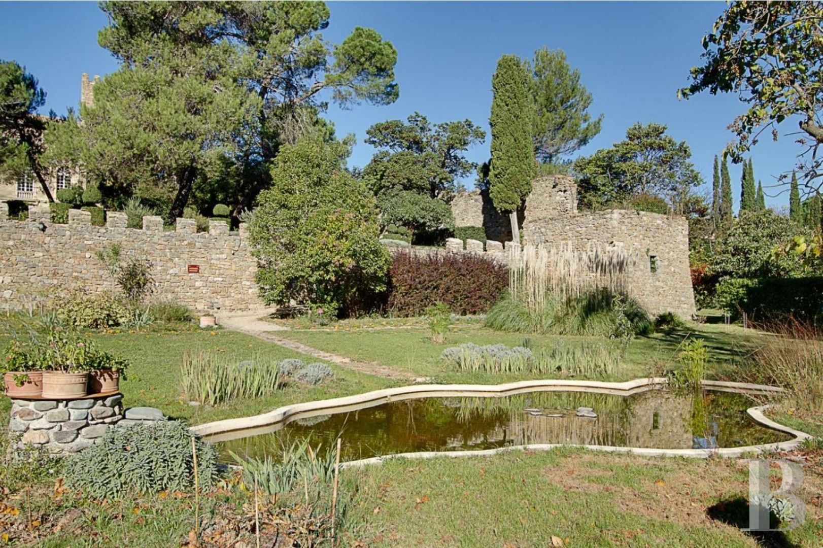 In Minervois, a former 12th century fortress transformed into a comfortable home - photo  n°3