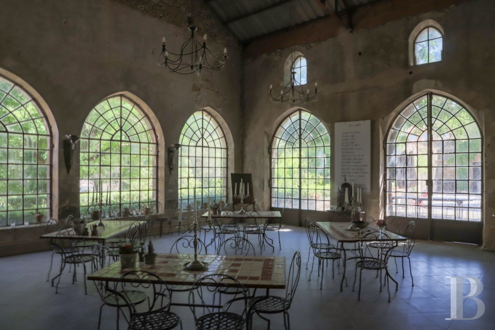 In Minervois, a former 12th century fortress transformed into a comfortable home - photo  n°54