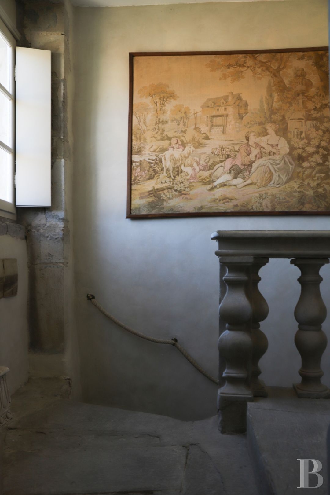 In Minervois, a former 12th century fortress transformed into a comfortable home - photo  n°28