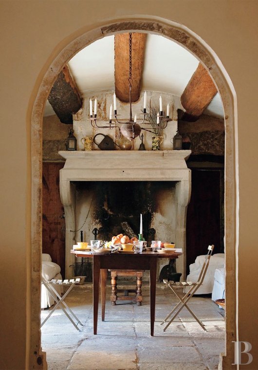 A former medieval priory open to travellers, in the heart of a wild, green valley between Apt and Lourmarin - photo  n°12