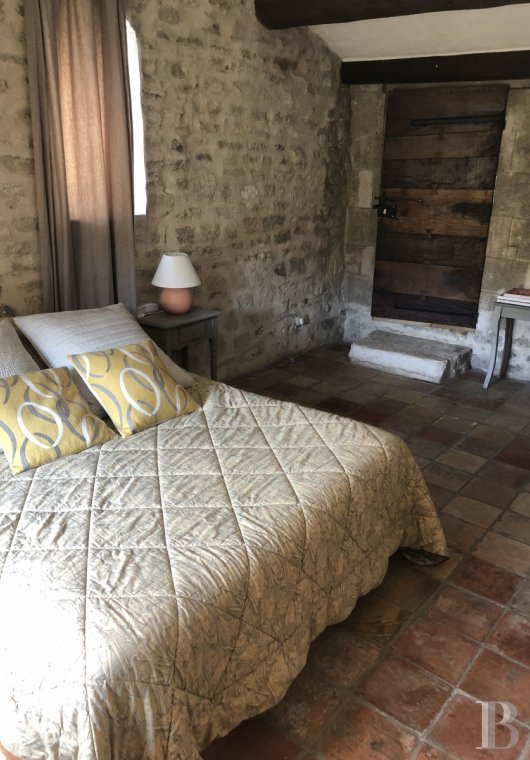 A former medieval priory open to travellers, in the heart of a wild, green valley between Apt and Lourmarin - photo  n°11