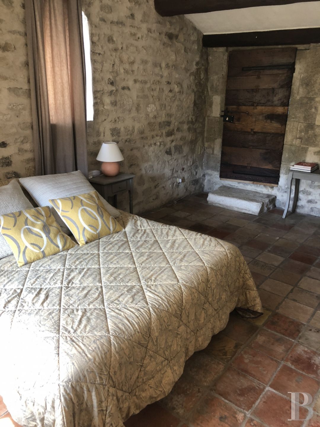 Entre Apt et Lourmarin, au cœur d’une vallée verdoyante et sauvage, un ancien prieuré médiéval ouvert aux voyageurs - photo  n°11