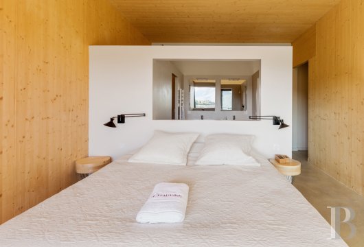 En Drôme provençale, au milieu des montagnes, un hameau du 18e siècle à l'esprit contemporain - photo  n°13