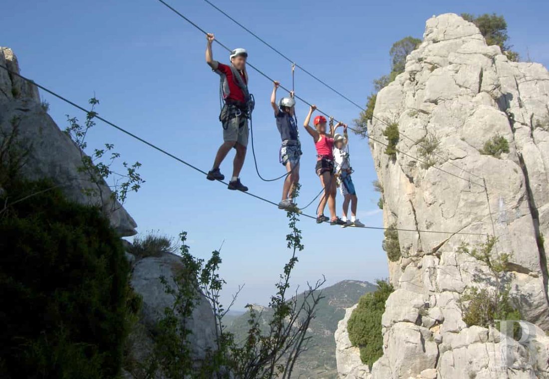 En Drôme provençale, au milieu des montagnes, un hameau du 18e siècle à l'esprit contemporain - photo  n°8