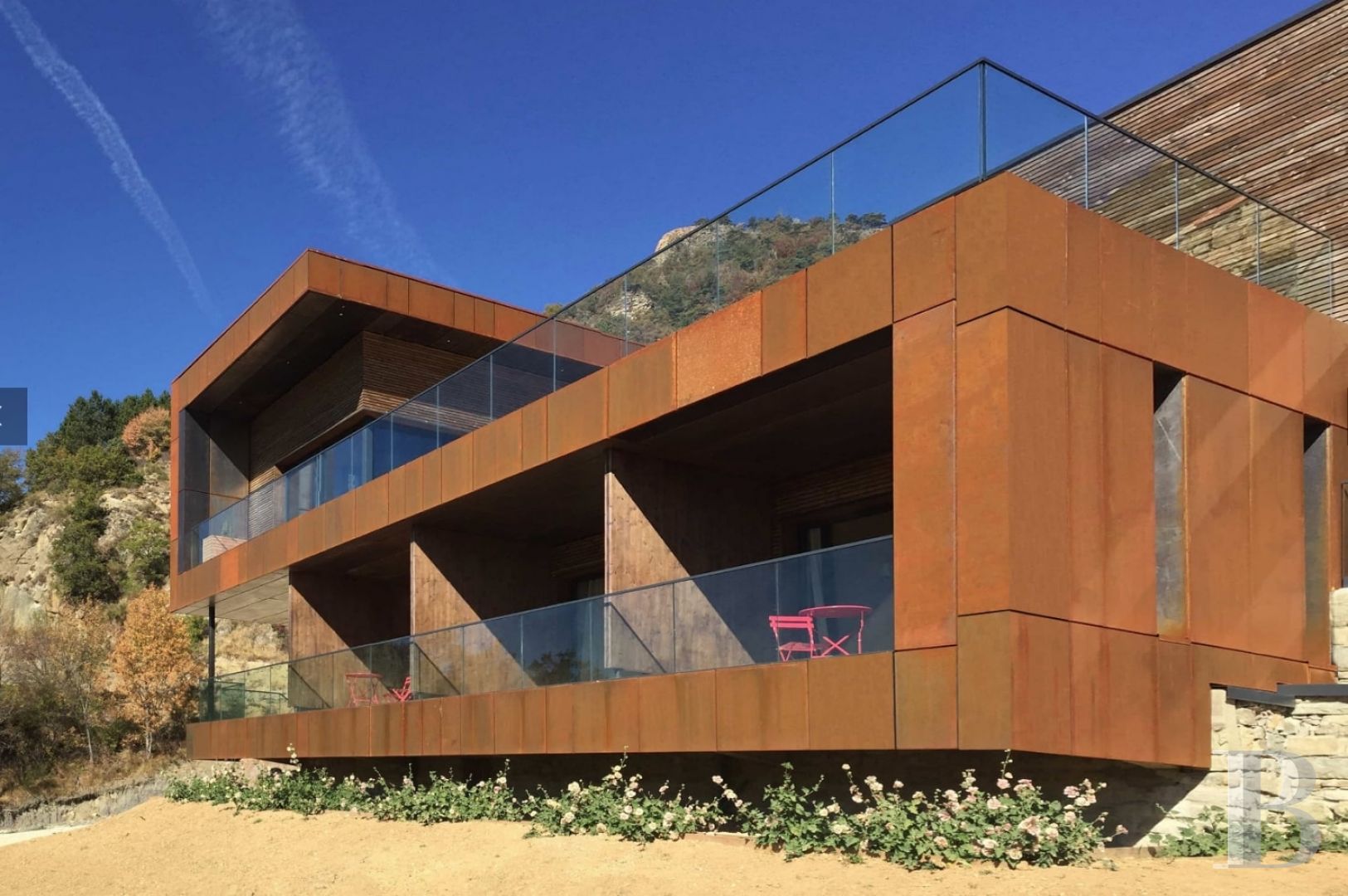 En Drôme provençale, au milieu des montagnes, un hameau du 18e siècle à l'esprit contemporain - photo  n°5